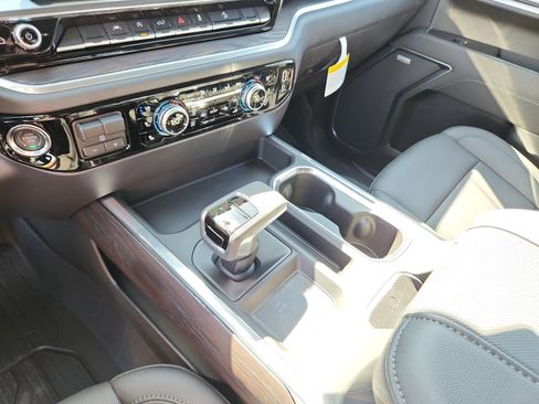 New 2026 GMC Sierra 1500 SLT image 20