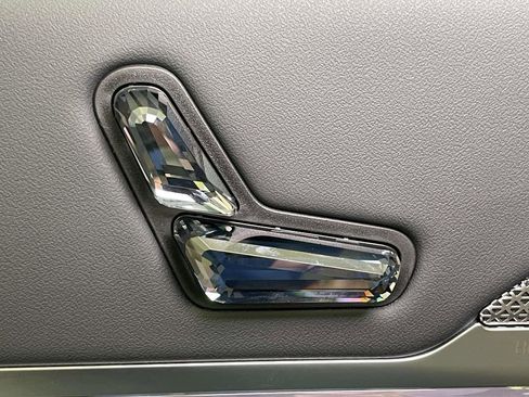 New 2025 BMW 760i xDrive AWD/4WD image 30