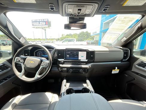 Used 2026 Chevrolet Silverado 3500 LTZ w/ LTZ Texas Edition AWD/4WD image 20