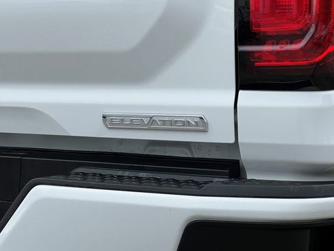 Used 2024 GMC Canyon Elevation image 26