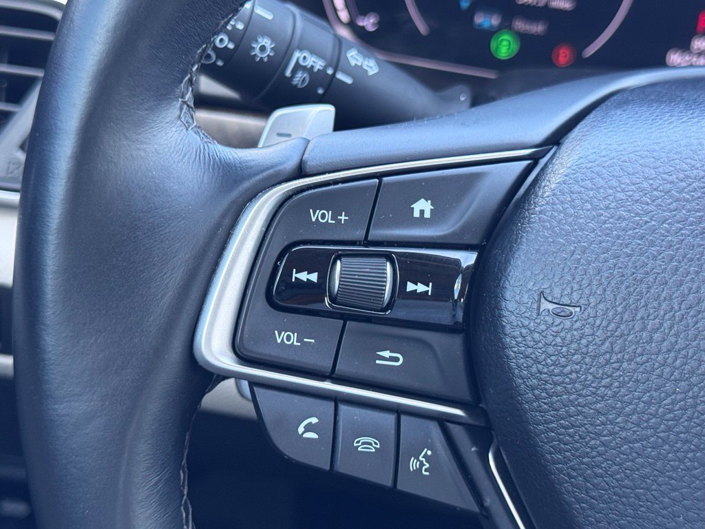 Used 2018 Honda Accord Touring image 9