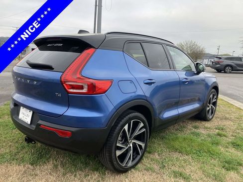 Used 2021 Volvo XC40 T4 R-Design w/ Advanced Package image 4