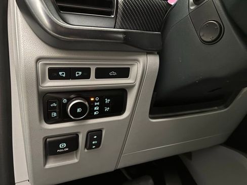 Used 2023 Ford F150 Limited image 27