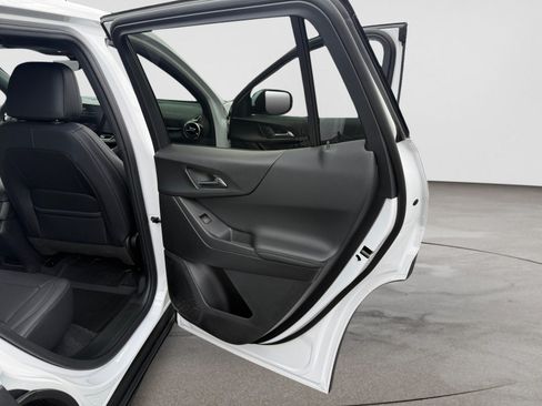 New 2027 Chevrolet Equinox LT w/ Convenience Package II FWD image 16