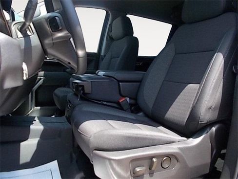 New 2024 GMC Sierra 1500 SLE image 9