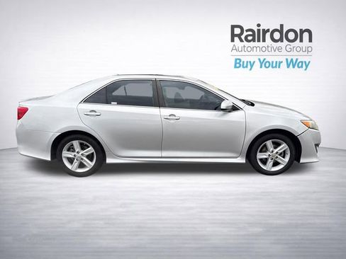 Used 2012 Toyota Camry SE image 10
