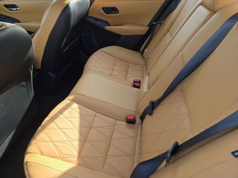 Used 2025 Nissan Sentra SV w/ SV Premium Package image 20