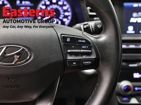 Used 2020 Hyundai Elantra Limited w/ Winter Weather Package FWD image 16