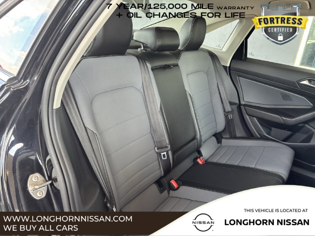 Used 2025 Volkswagen Jetta SE FWD image 26