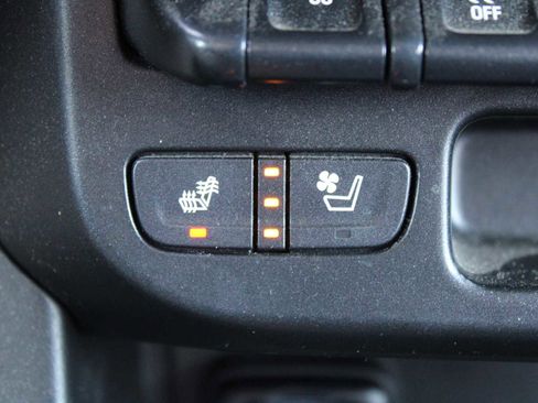 Used 2021 GMC Canyon Denali image 17