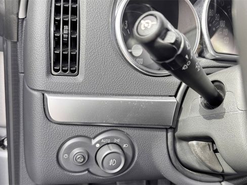 Used 2004 Chevrolet SSR w/ Preferred Equipment Group image 17