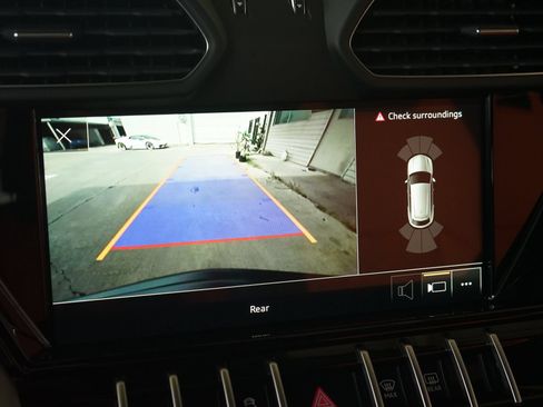 Used 2022 Lamborghini Urus AWD/4WD image 13
