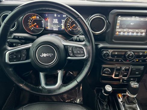 Used 2021 Jeep Wrangler Unlimited Sahara AWD/4WD image 14