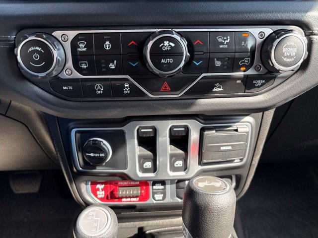 Used 2025 Jeep Wrangler Rubicon w/ Convenience Group AWD/4WD image 29