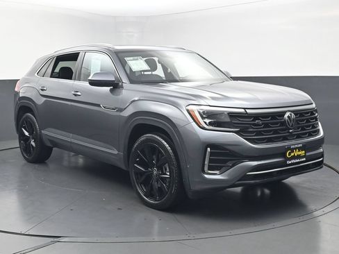 Used 2025 Volkswagen Atlas Cross Sport SEL Premium R-Line AWD/4WD image 3