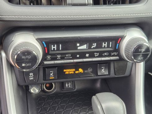 Used 2019 Toyota RAV4 XLE image 21