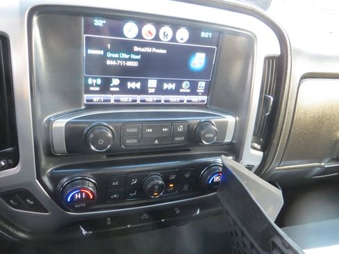 Used 2019 GMC Sierra 1500 SLE w/ SLE Value Package image 17