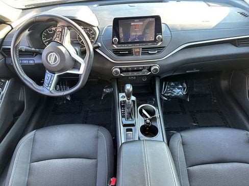 Used 2021 Nissan Altima 2.5 SV w/ SV Premium Package image 17