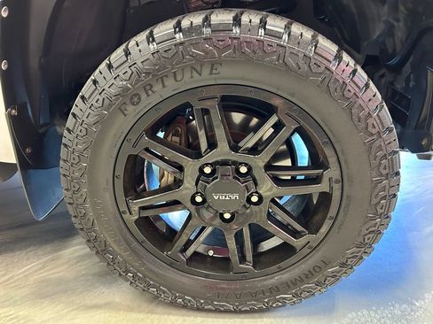 Used 2020 Toyota Tundra SR5 w/ SR5 Leather Package AWD/4WD image 22
