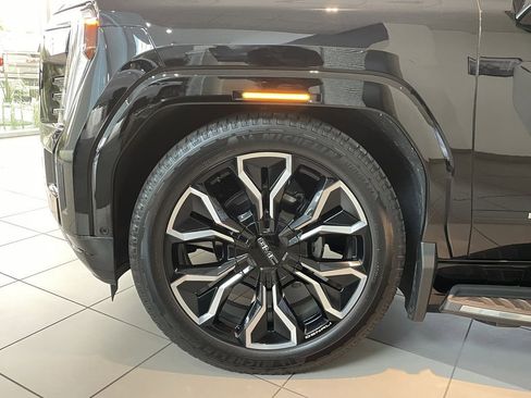 New 2025 GMC Sierra EV Denali image 27