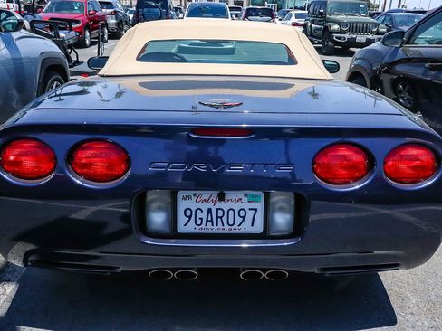 Used 2001 Chevrolet Corvette Convertible w/ Preferred Equipment Group2 RWD image 9