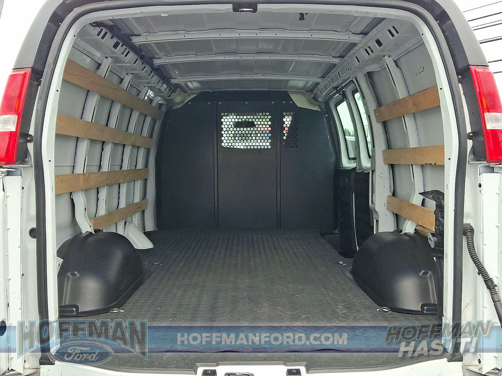 Used 2025 GMC Savana 2500 w/ Driver Convenience Package RWD image 31
