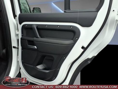 Used 2025 Land Rover Defender 110 S image 13