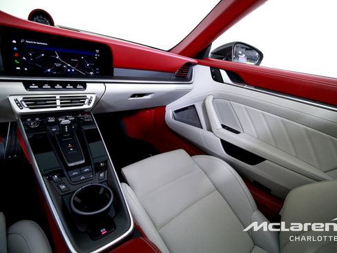 Used 2022 Porsche 911 Turbo S image 15