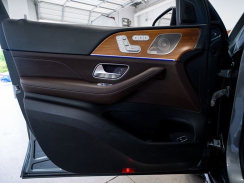 Used 2022 Mercedes-Benz GLS 450 4MATIC image 26