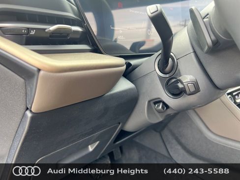 Used 2025 Audi Q5 Premium Plus w/ Premium Plus AWD/4WD image 15