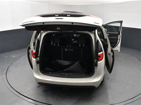 Used 2021 Chrysler Pacifica Touring-L w/ Premium & Safety Sphere Group image 29