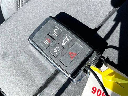 Used 2024 Land Rover Range Rover Velar S image 25