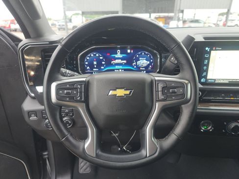 Used 2023 Chevrolet Silverado 1500 LT AWD/4WD image 10