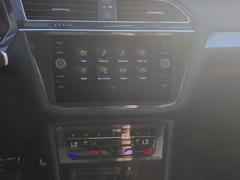 Used 2024 Volkswagen Tiguan SE R-Line AWD/4WD image 11