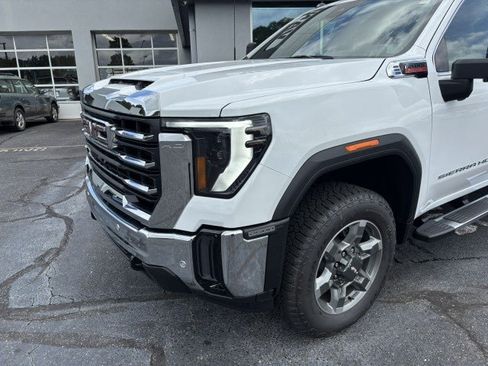 New 2026 GMC Sierra 2500 SLE w/ SLE Value Package; AWD/4WD image 8