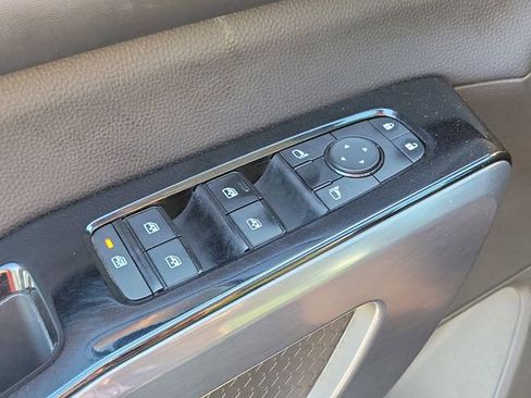 Used 2022 Nissan Pathfinder SL w/ SL Premium Package image 13