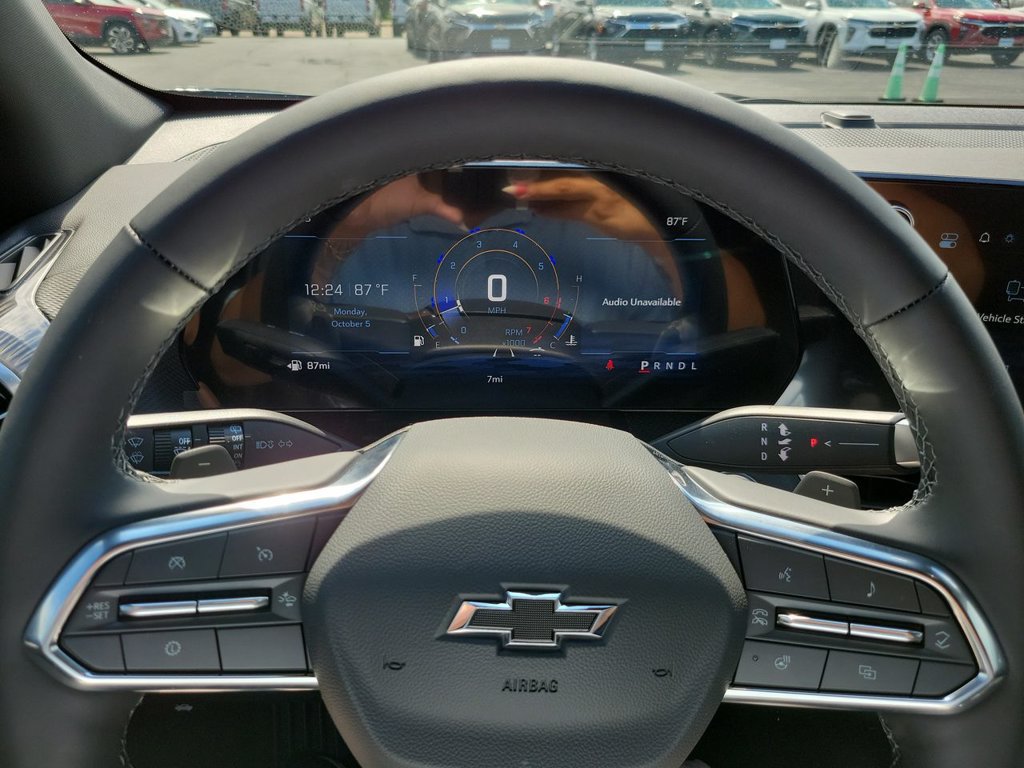 New 2027 Chevrolet Equinox LT w/ Convenience Package II FWD image 11