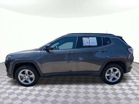 Used 2024 Jeep Compass Latitude AWD/4WD image 5