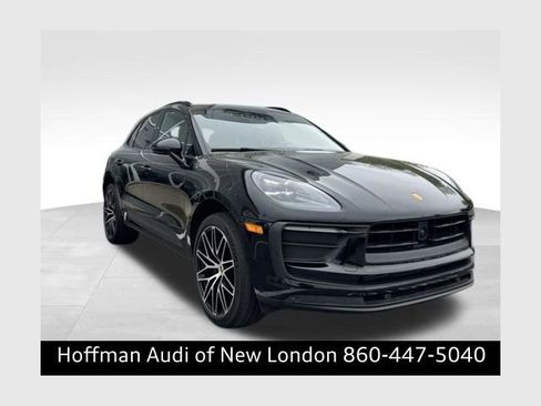 Used 2023 Porsche Macan AWD/4WD image 1