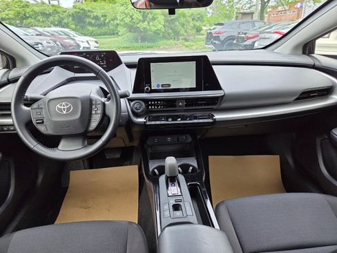 Used 2024 Toyota Prius LE FWD image 19