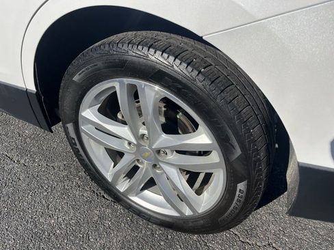 Used 2018 Chevrolet Equinox Premier image 26
