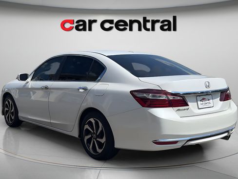 Used 2016 Honda Accord EX image 3