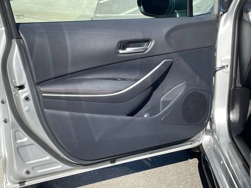 Used 2025 Toyota Corolla SE w/ SE Premium Package FWD image 8