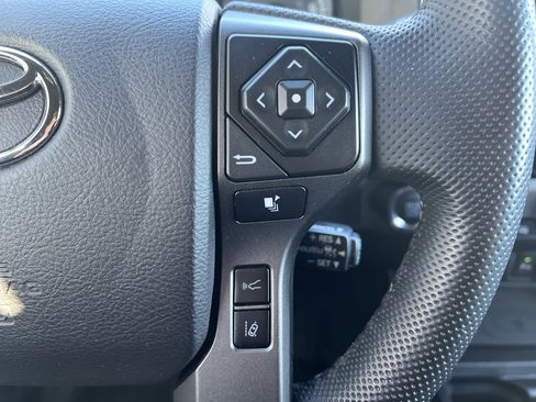 Used 2021 Toyota Tacoma TRD Off-Road image 20