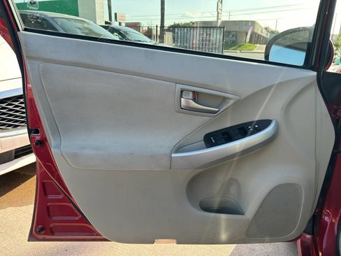 Used 2012 Toyota Prius Three w/ Solar Roof Pkg FWD image 12
