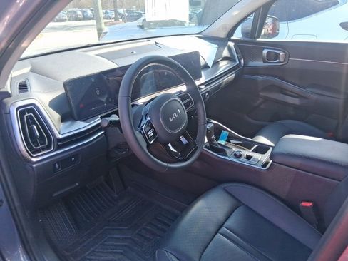 Used 2025 Kia Sorento S w/ Panoramic Sunroof Package image 10