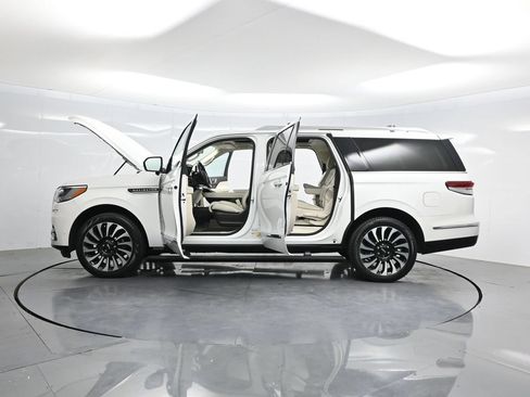 Used 2023 Lincoln Navigator L Black Label AWD/4WD image 61
