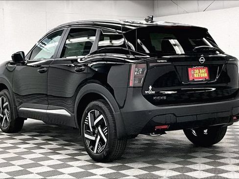 New 2026 Nissan Kicks SV w/ SV Premium Package FWD image 4