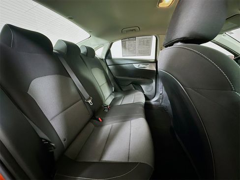 Used 2023 Kia Forte LXS w/ LXS Technology Package image 11
