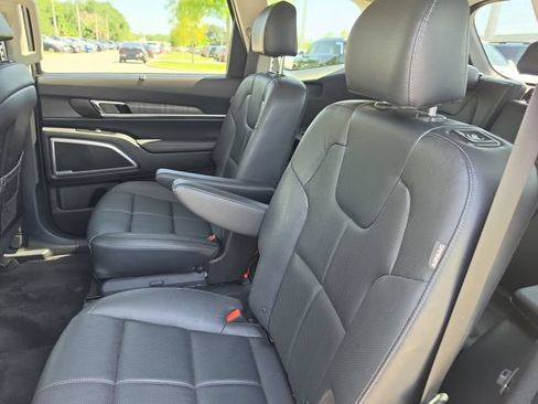 Used 2023 Kia Telluride EX w/ EX Captain's Chair Package FWD image 12